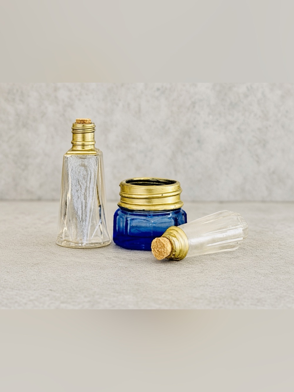 Newport: apothecary